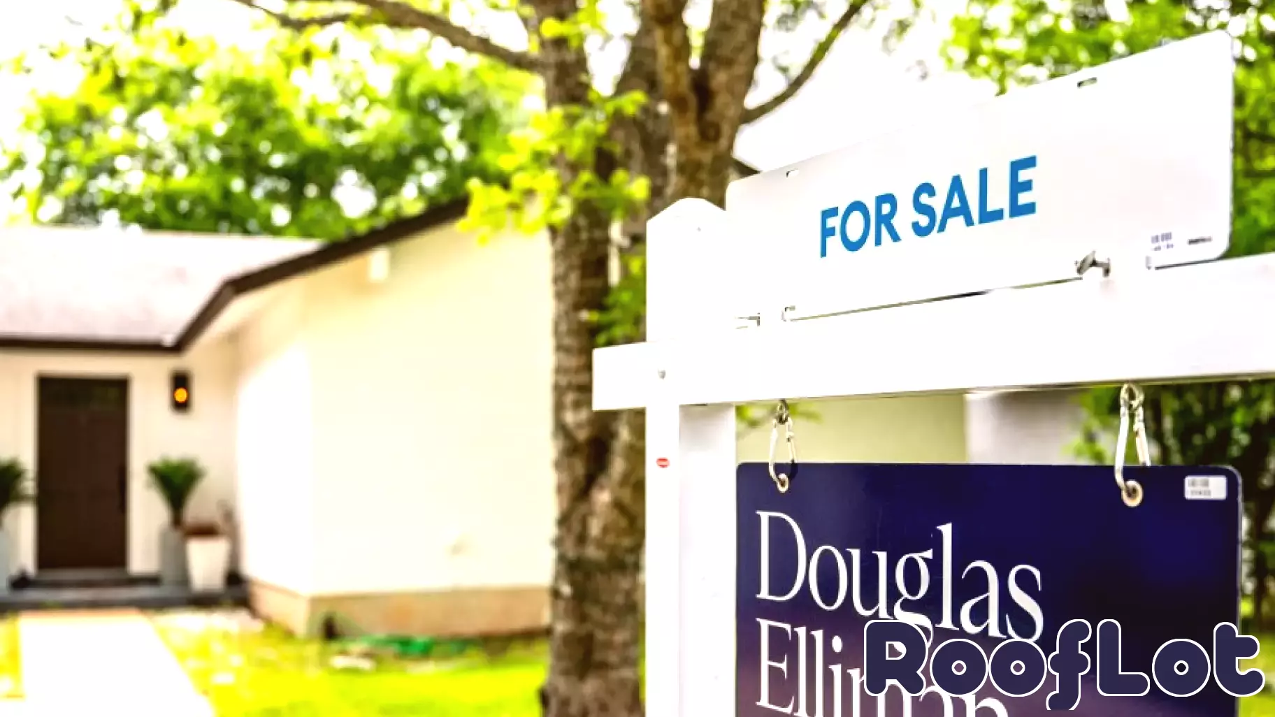 Mortgage Rates Surge Past 7% Following U.S. Credit Downgrade